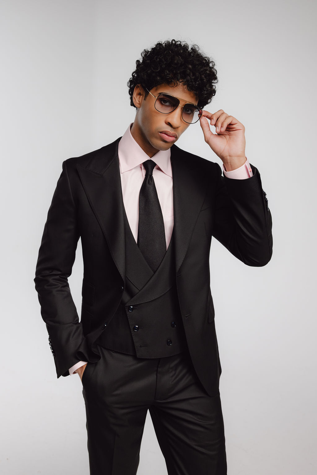 Antar Levar men’s Midnight Classic suit